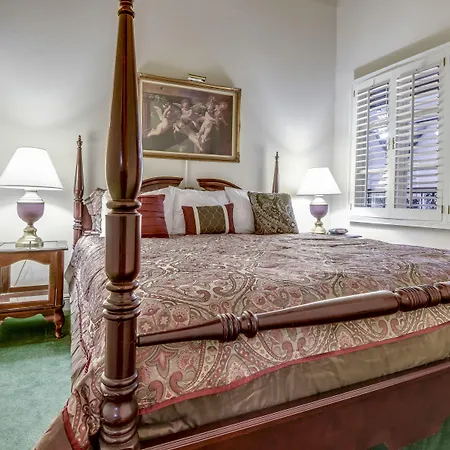 Plaza Suites Downtown New Orleans-2