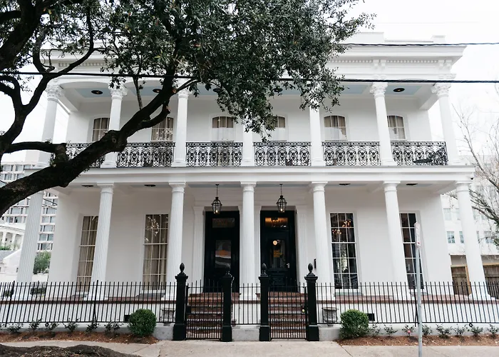 Henry Howard Hotel